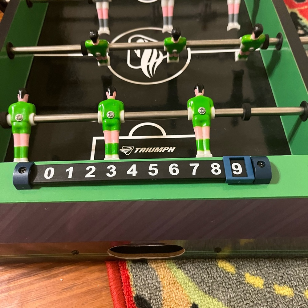 Barely used fools ball table, no ball